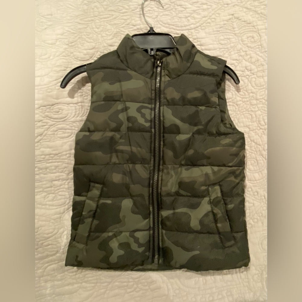 Sonoma Goods for Life Camo Cozy Lining Size 5 Vest For Boys